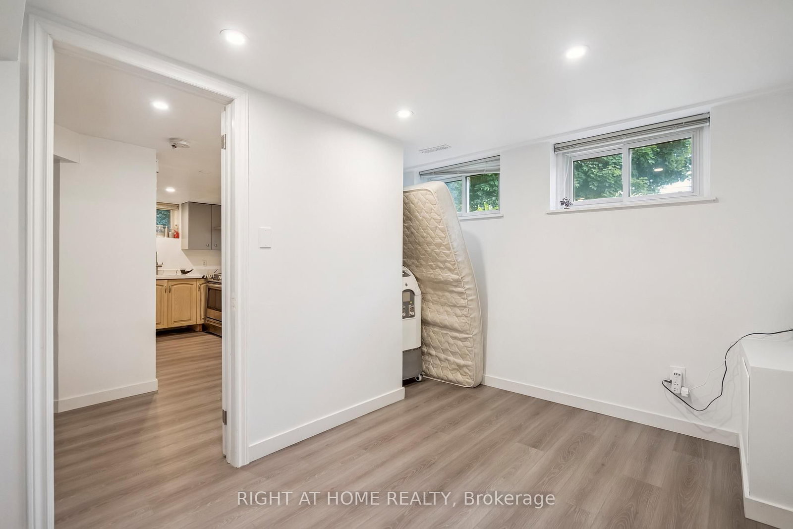 2343 Mountainside Drive • Burlington, ON photo 36