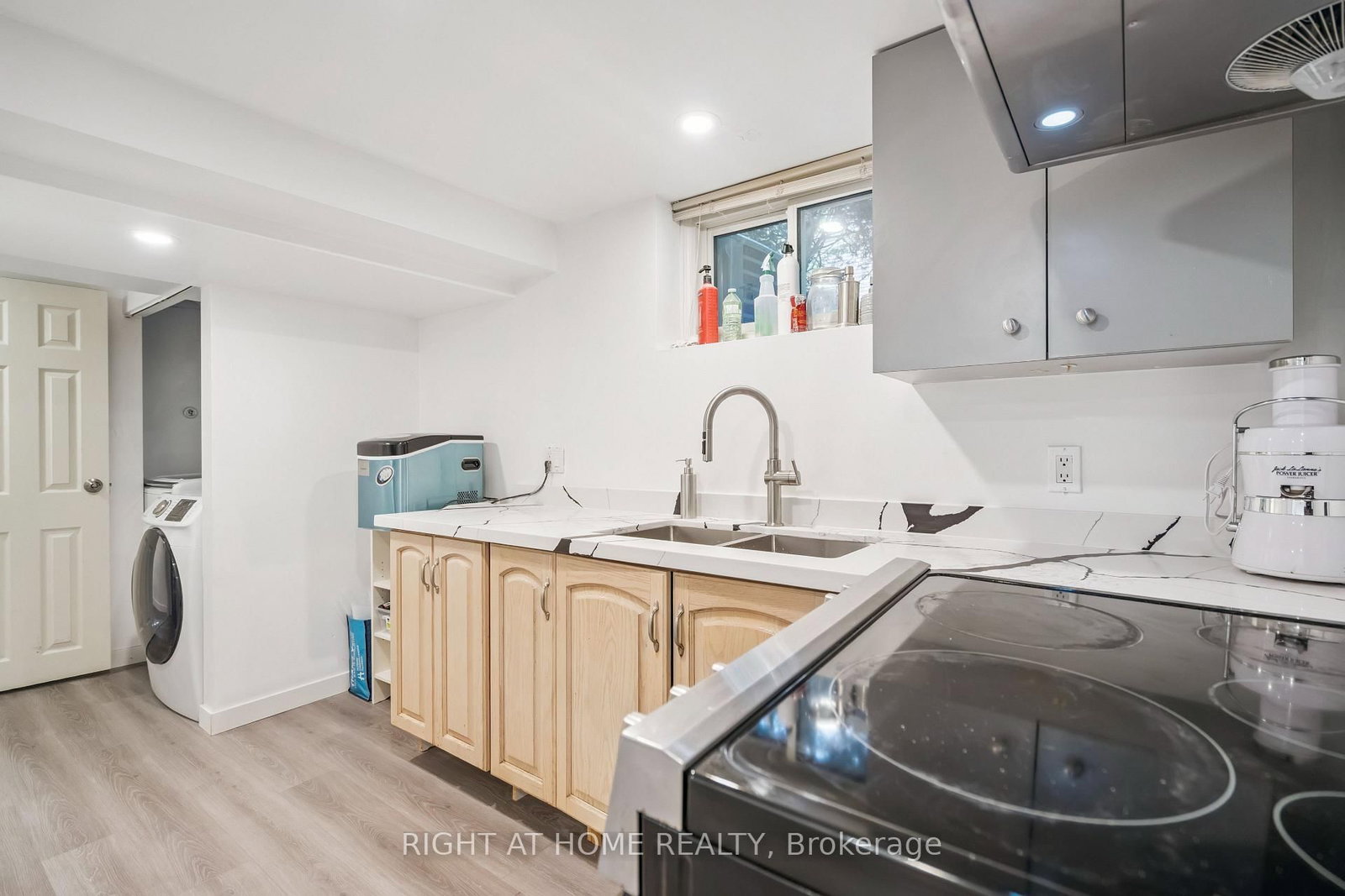 2343 Mountainside Drive • Burlington, ON photo 37