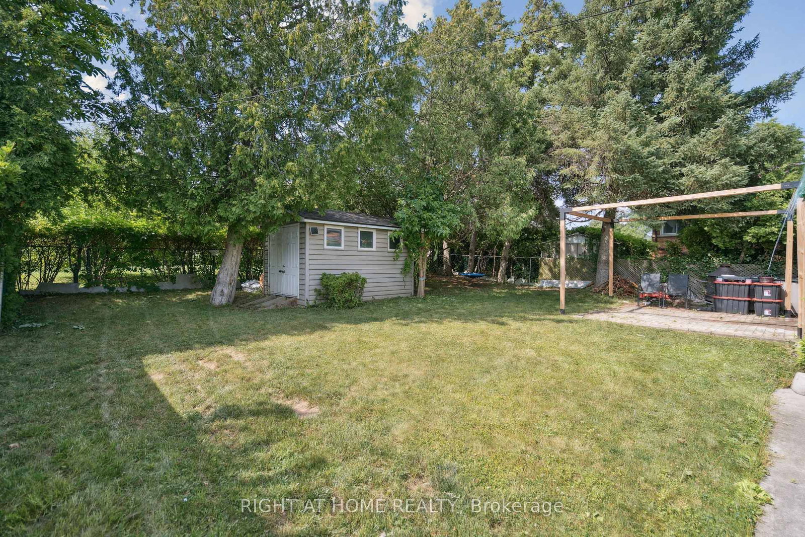 2343 Mountainside Drive • Burlington, ON photo 40
