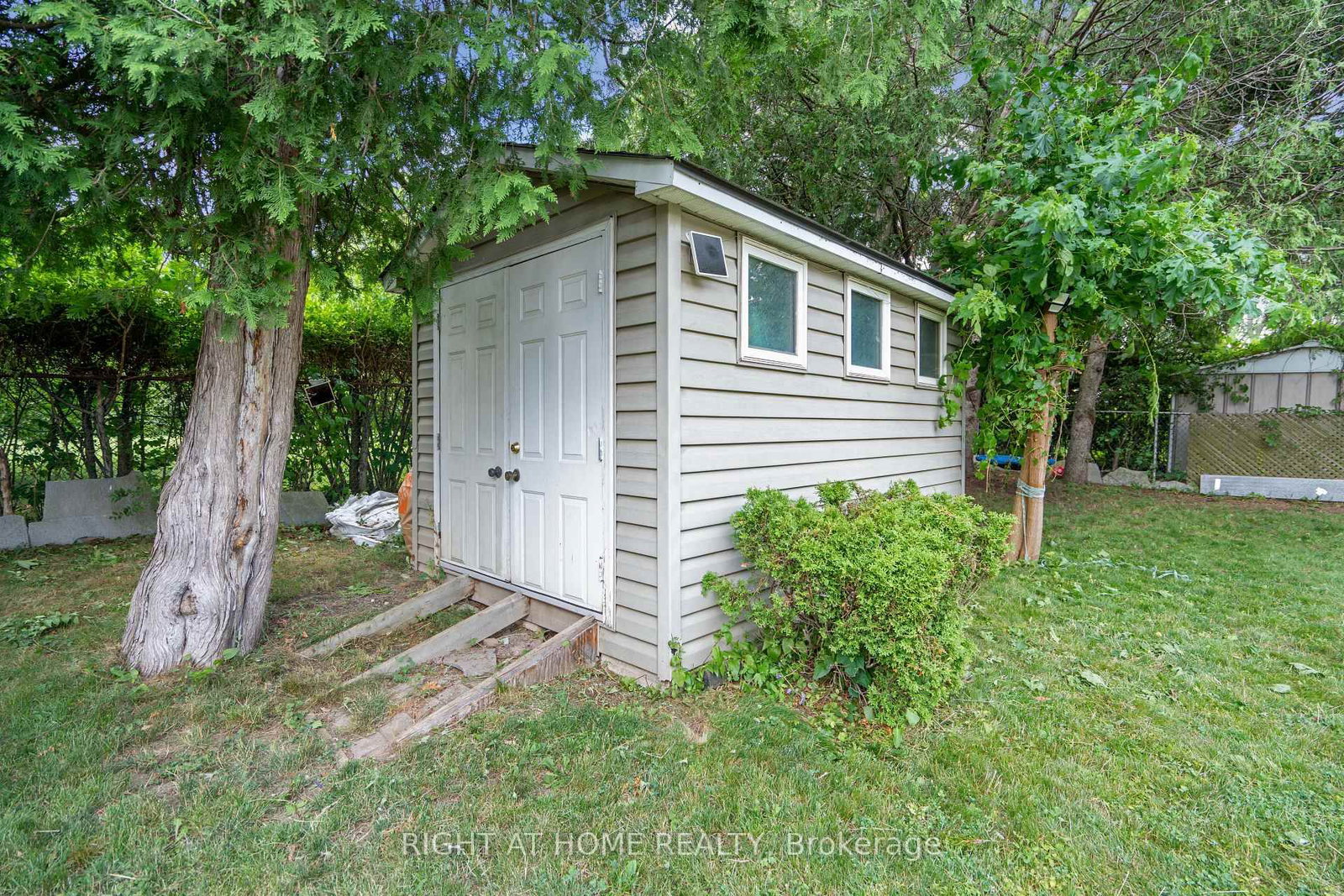2343 Mountainside Drive • Burlington, ON photo 41