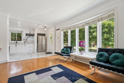 2343 Mountainside Drive • Burlington, ON photo 9