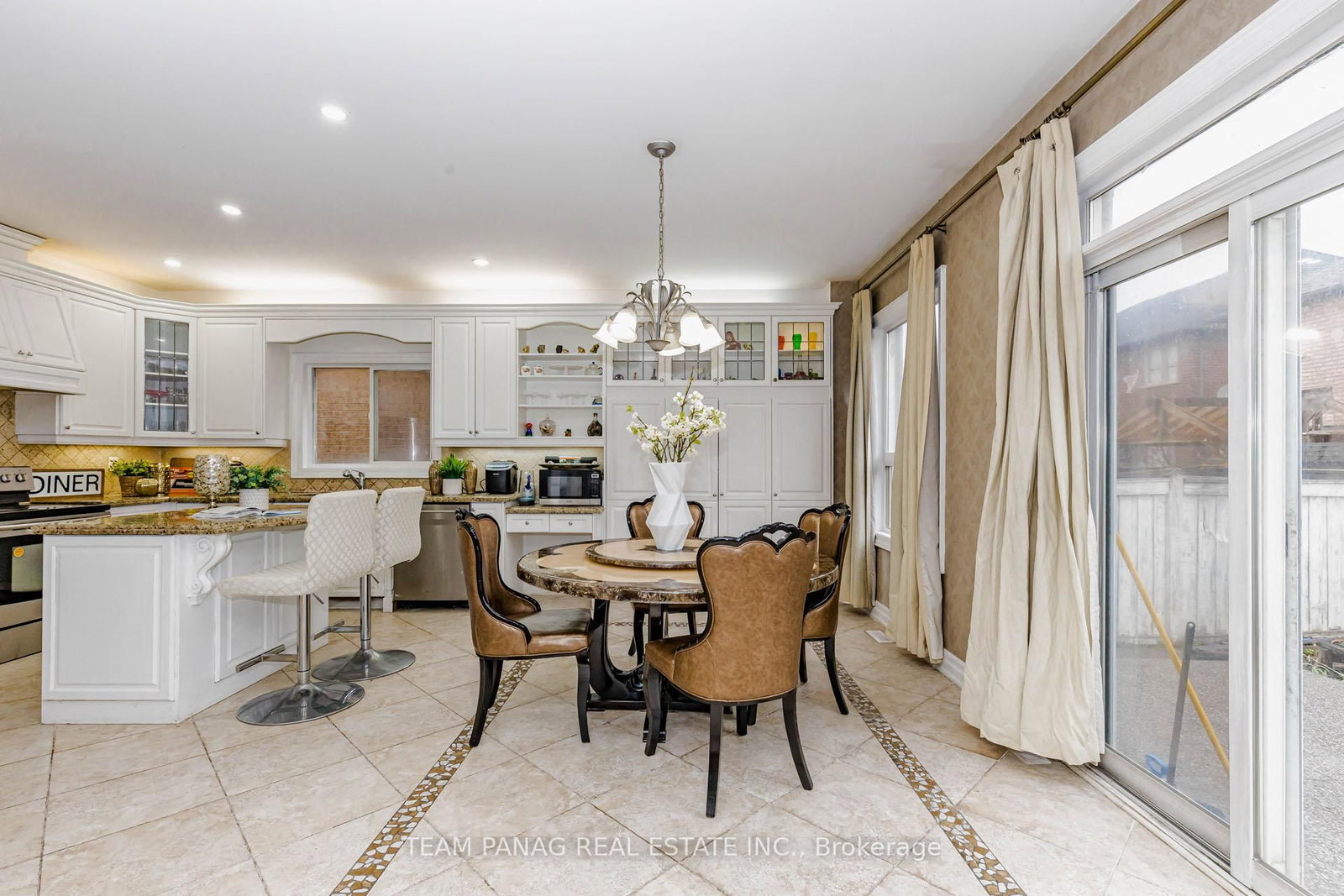 19 Valleycreek Drive • Brampton, ON photo 10