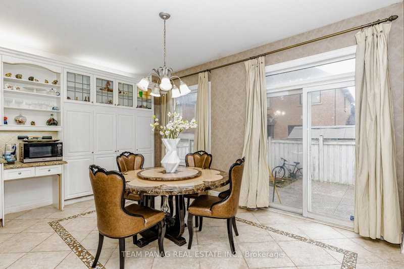 19 Valleycreek Brampton,ON L6P 2B7 — Photo 11