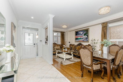 19 Valleycreek Drive • Brampton, ON photo 5