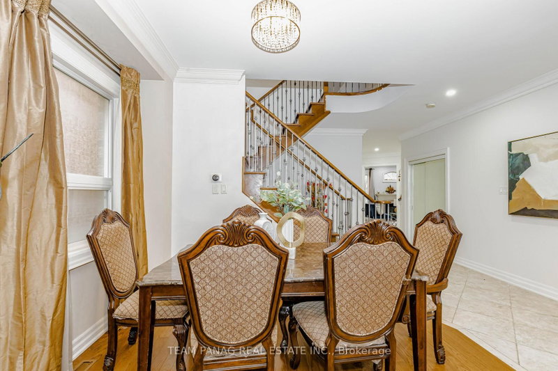 19 Valleycreek Brampton,ON L6P 2B7 — Photo 6