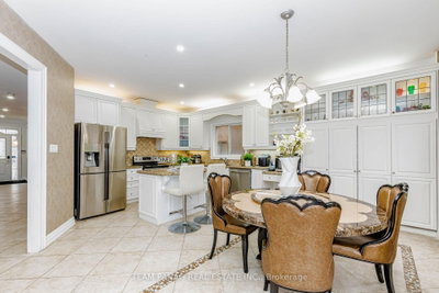 19 Valleycreek Drive • Brampton, ON photo 9
