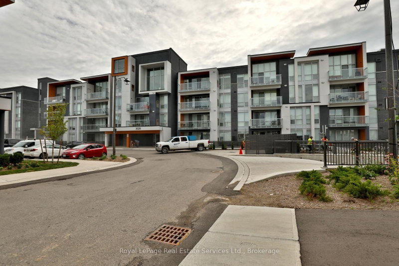 204 - 3028 Creekshore Common