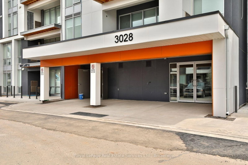 204 - 3028 Creekshore Common