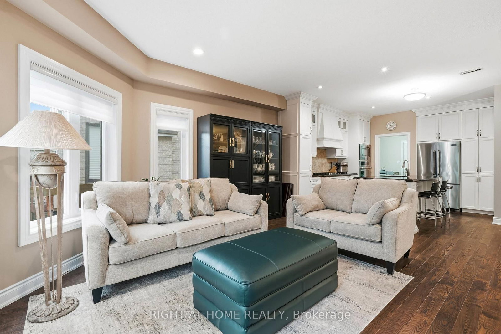 2121 Pinevalley Crescent • Oakville, ON photo 10