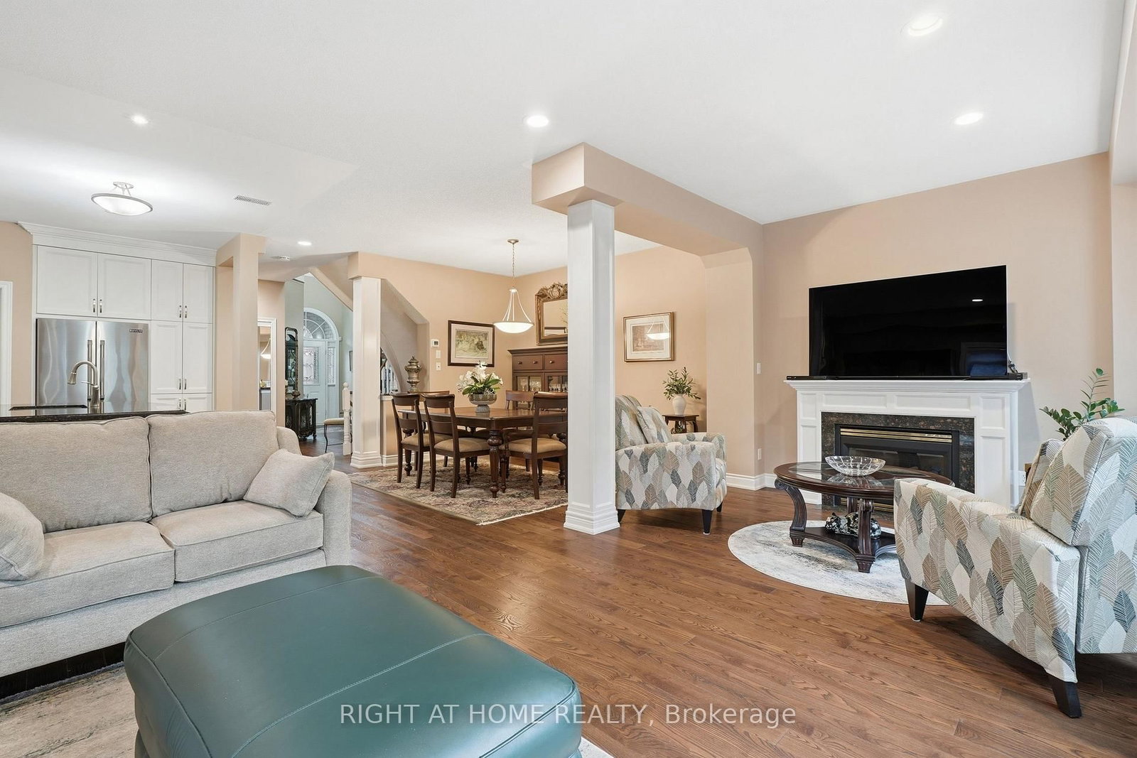 2121 Pinevalley Crescent • Oakville, ON photo 12