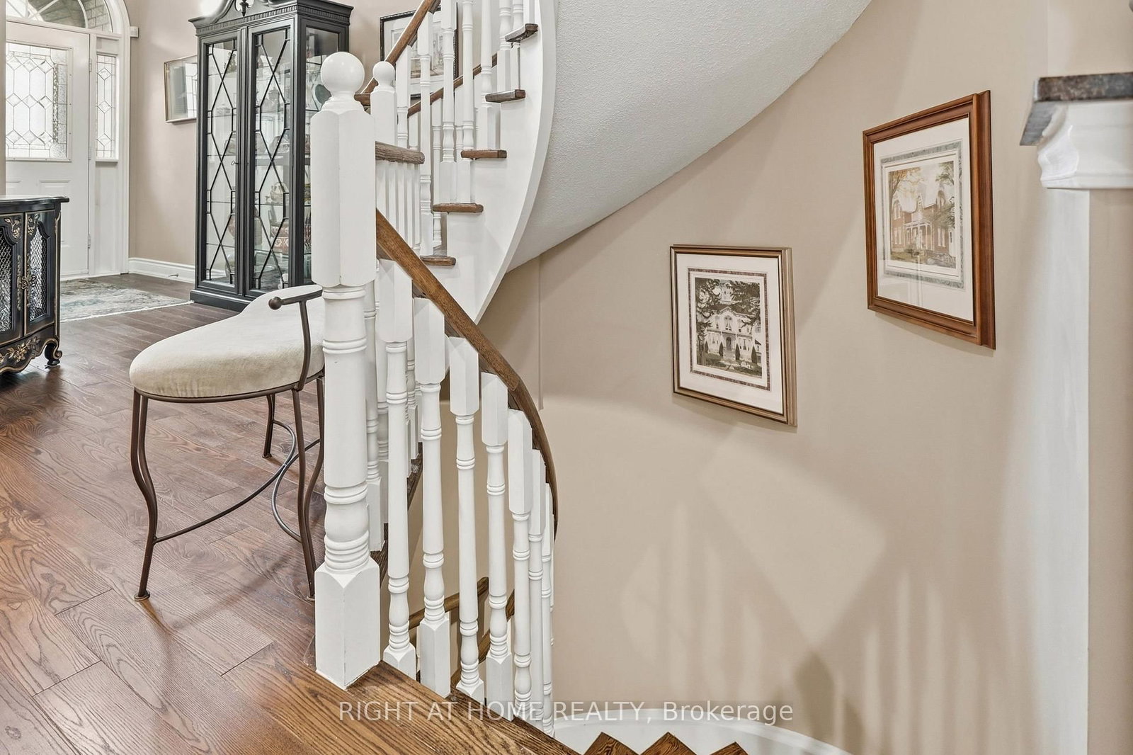 2121 Pinevalley Crescent • Oakville, ON photo 18
