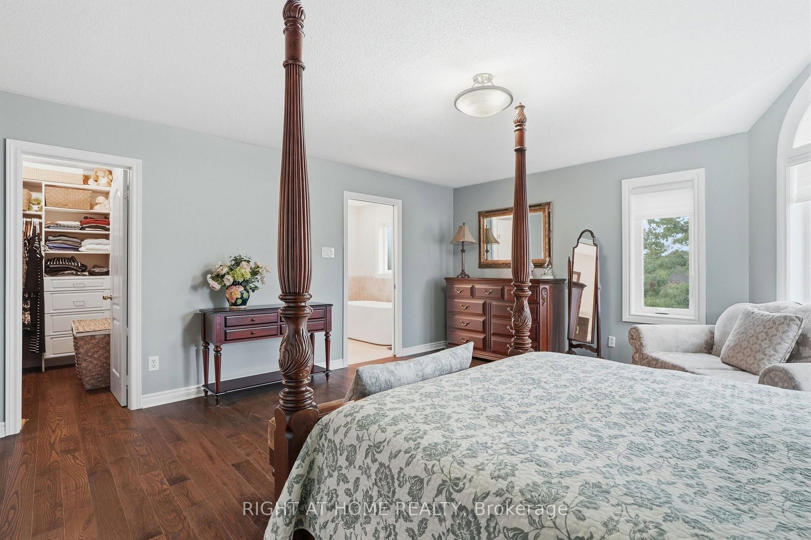 2121 Pinevalley Crescent • Oakville, ON photo 22