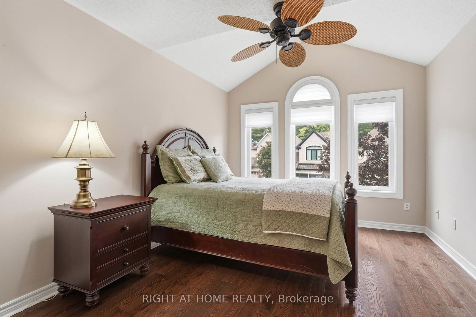 2121 Pinevalley Crescent • Oakville, ON photo 29