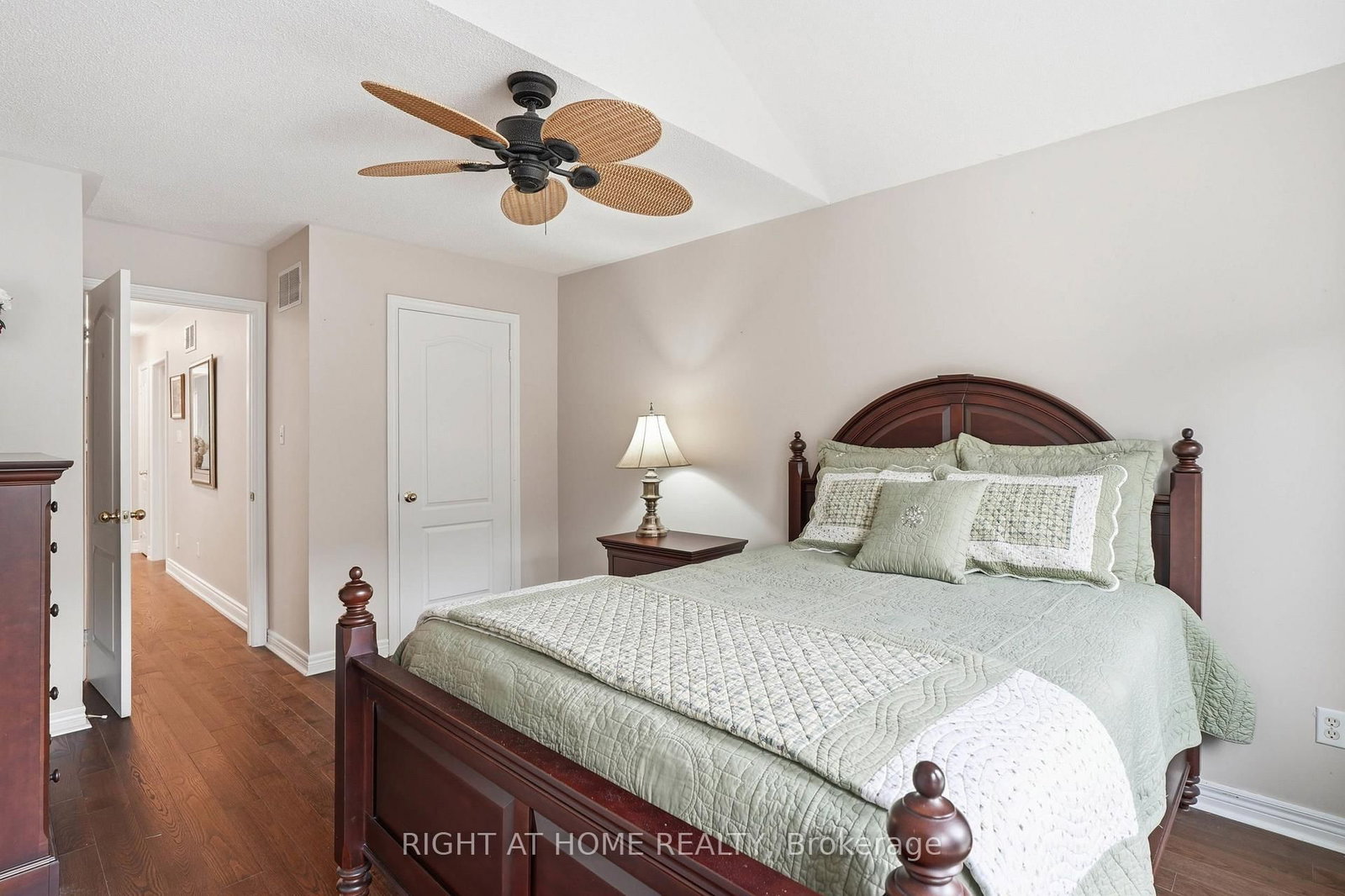 2121 Pinevalley Crescent • Oakville, ON photo 30