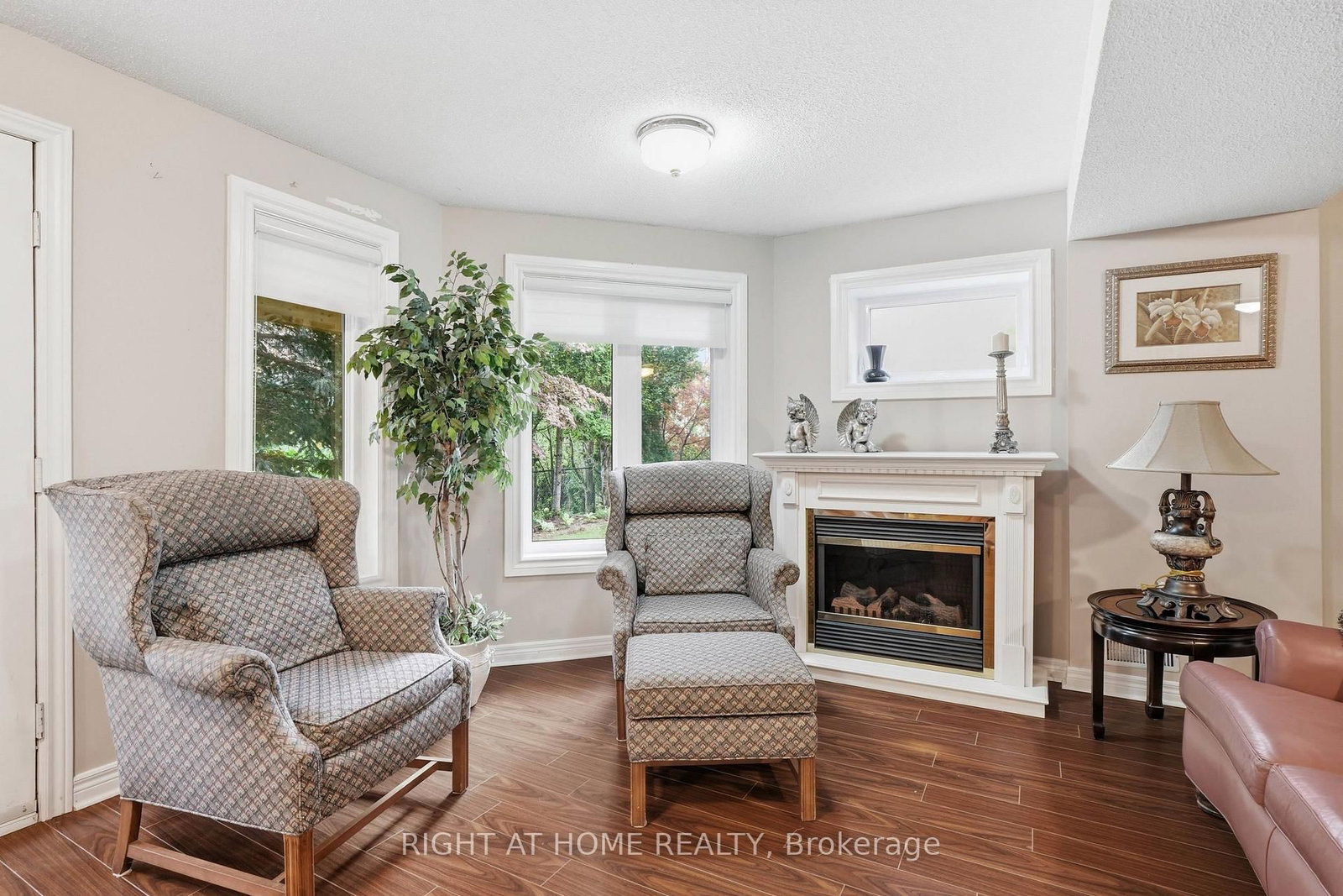 2121 Pinevalley Crescent • Oakville, ON photo 35