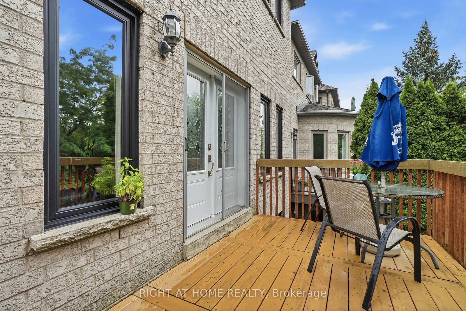 2121 Pinevalley Crescent • Oakville, ON photo 39