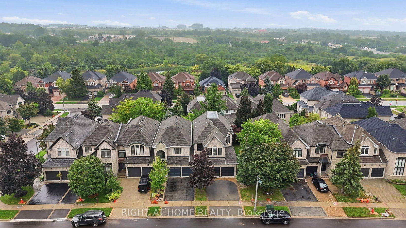 2121 Pinevalley Crescent • Oakville, ON photo 40