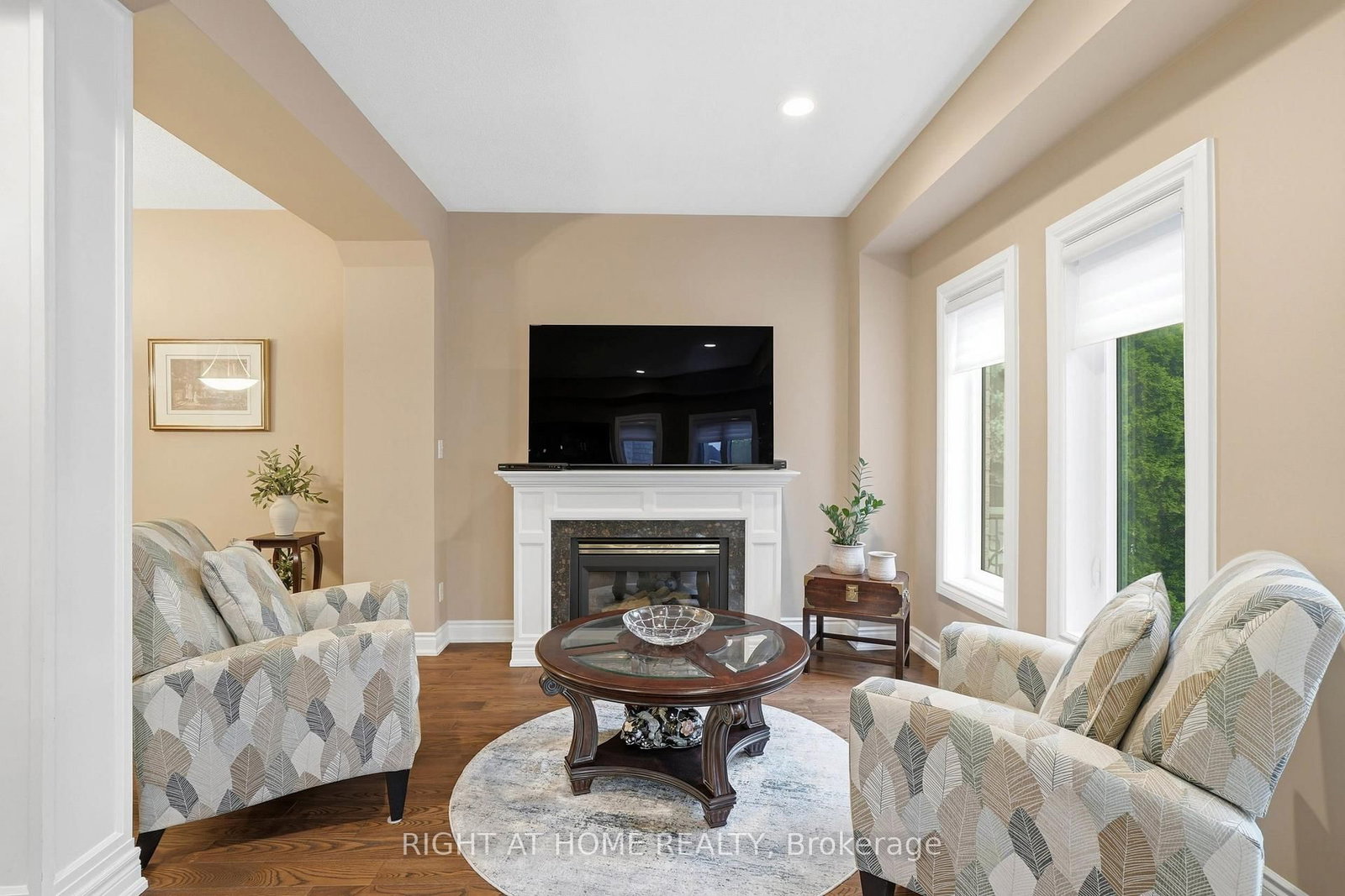 2121 Pinevalley Crescent • Oakville, ON photo 9