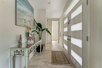 1 Boothill Drive • Brampton, ON photo 4