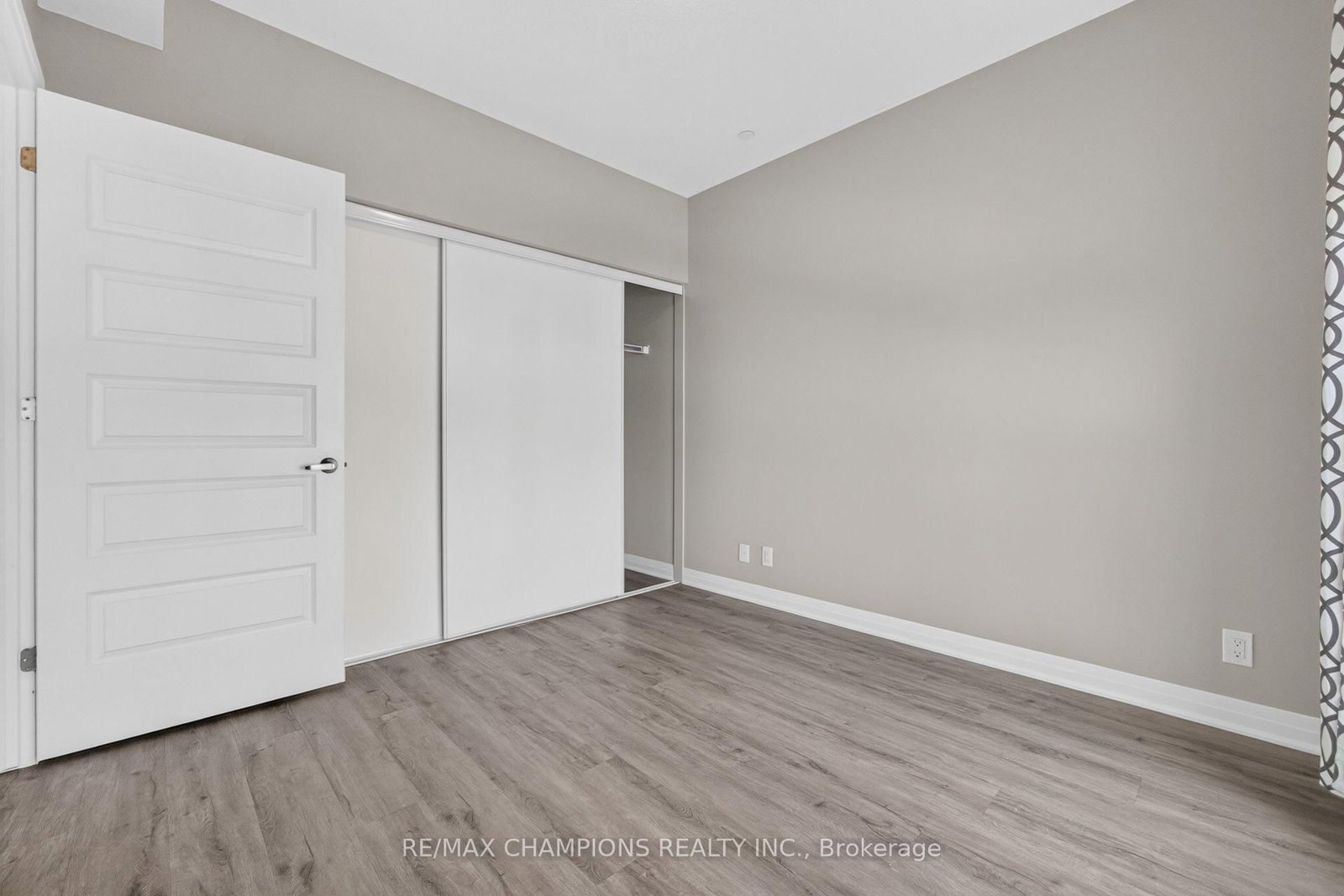 128 Grovewood Common • #308 • Oakville, ON photo 31