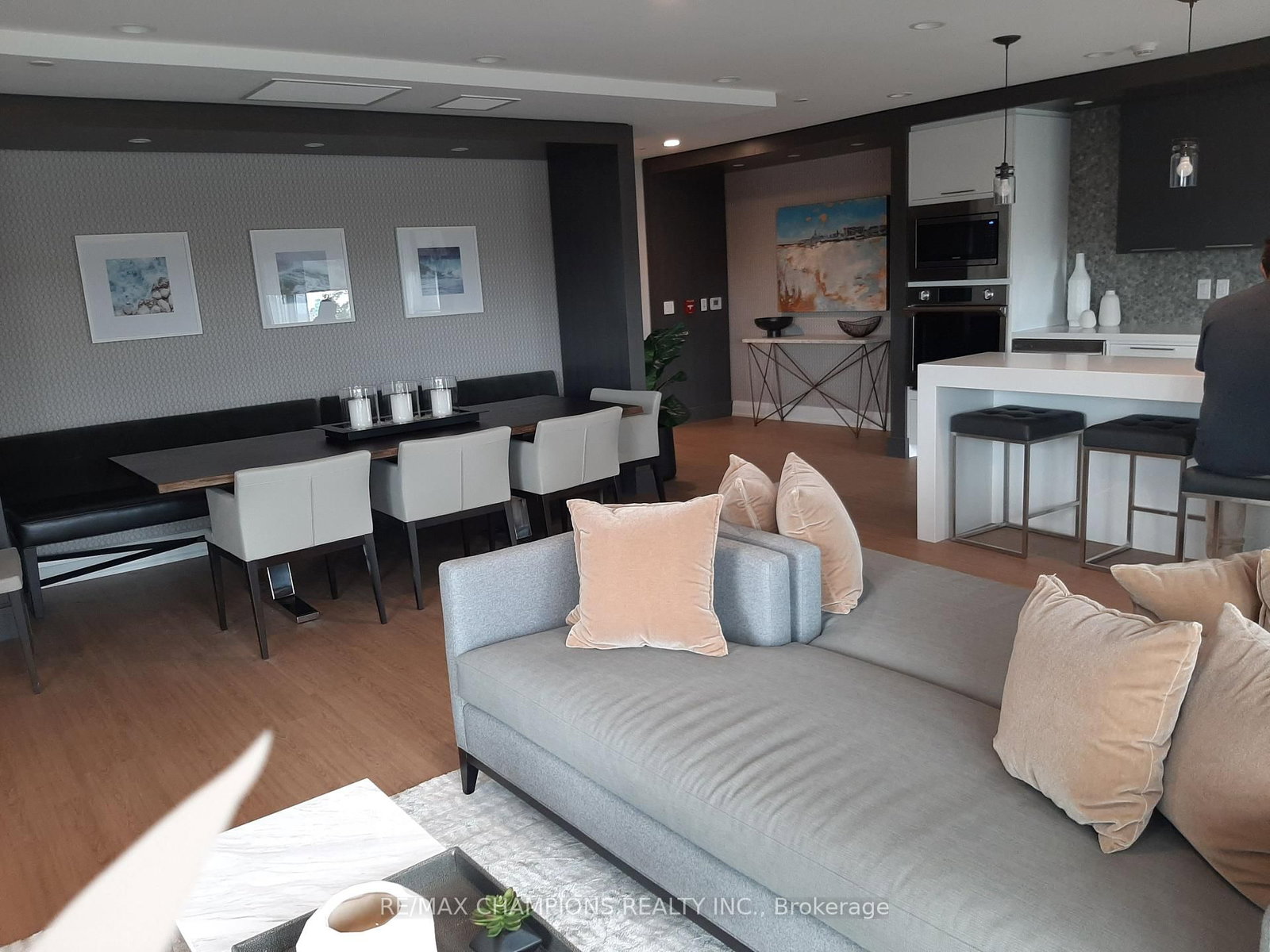 128 Grovewood Common • #308 • Oakville, ON photo 45