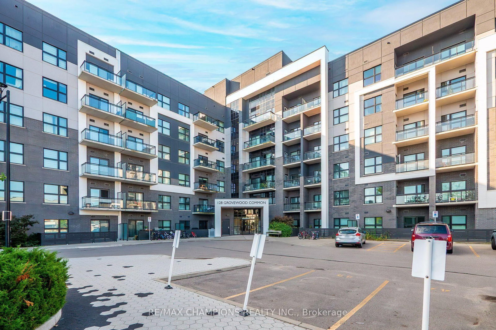 128 Grovewood Common • #308 • Oakville, ON photo 6