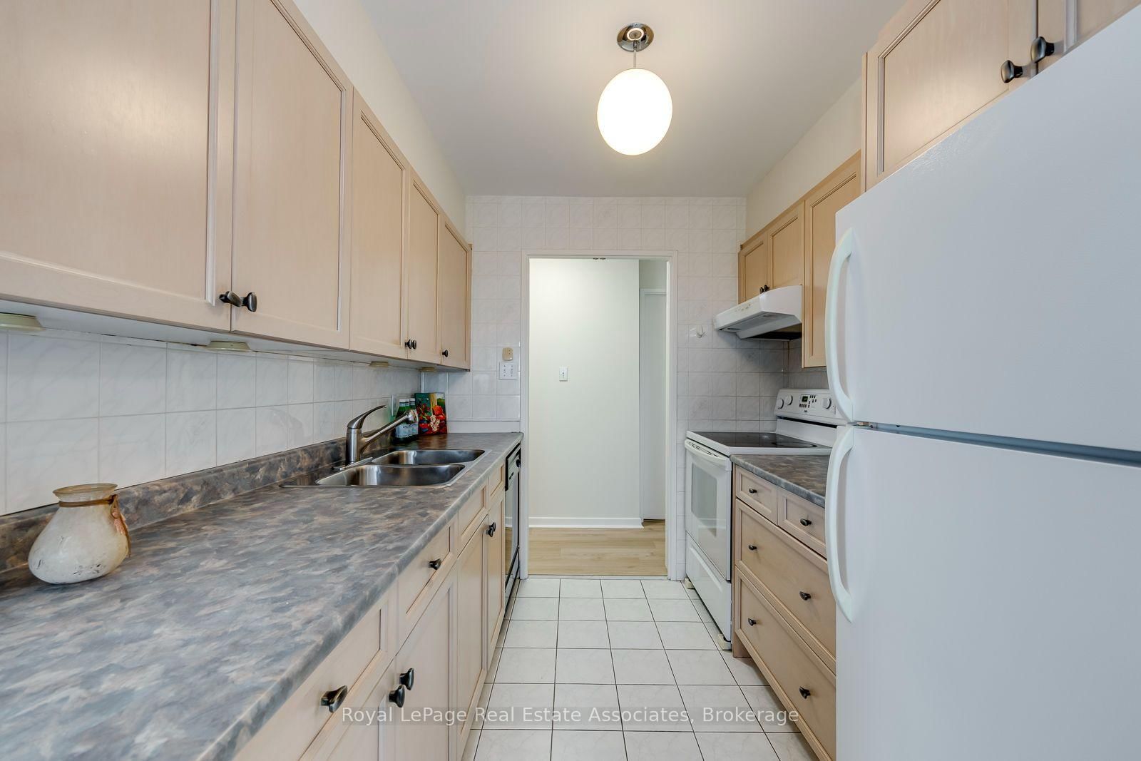 1580 Mississauga Valley Boulevard • #1202 • Mississauga, ON photo 17