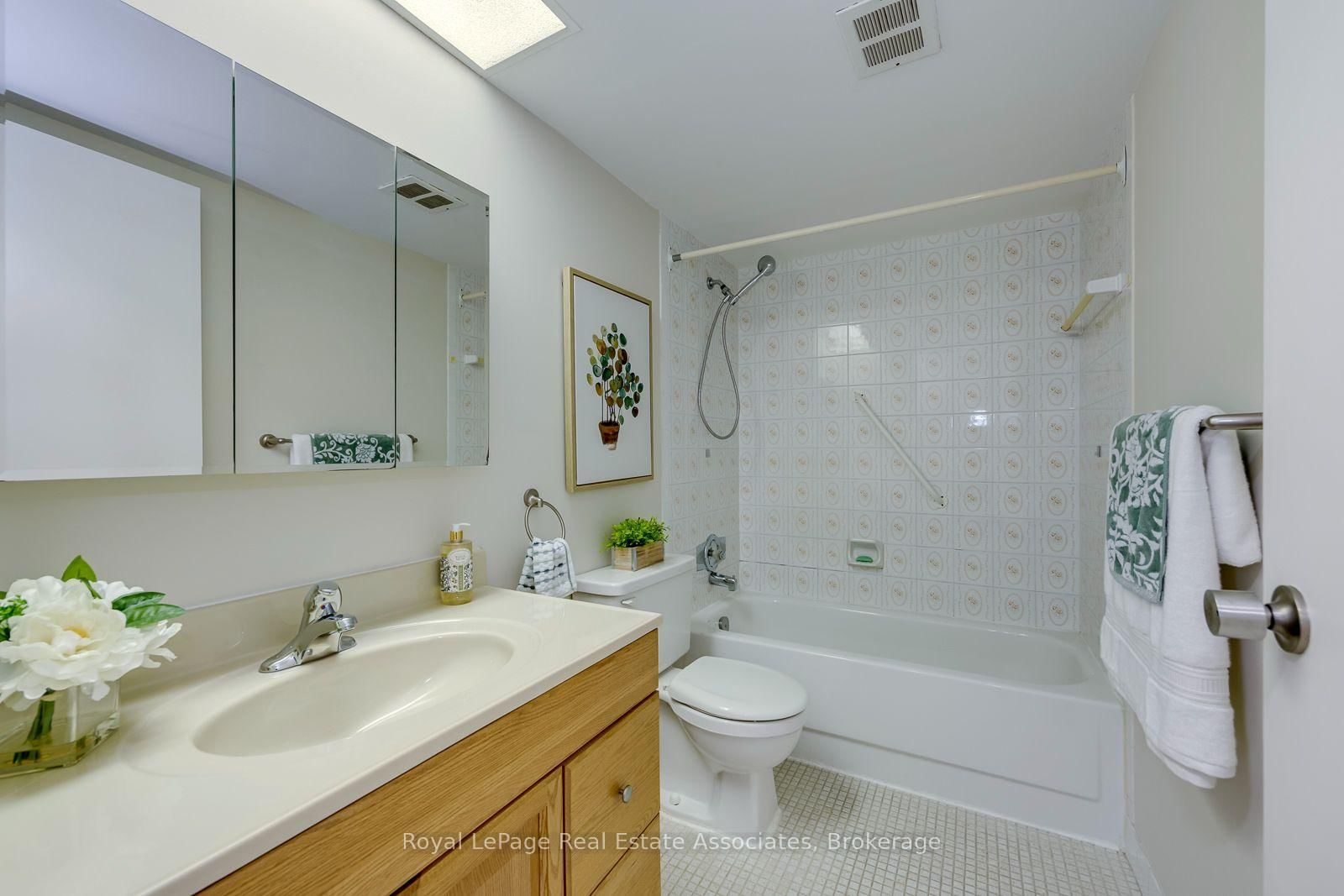 1580 Mississauga Valley Boulevard • #1202 • Mississauga, ON photo 27