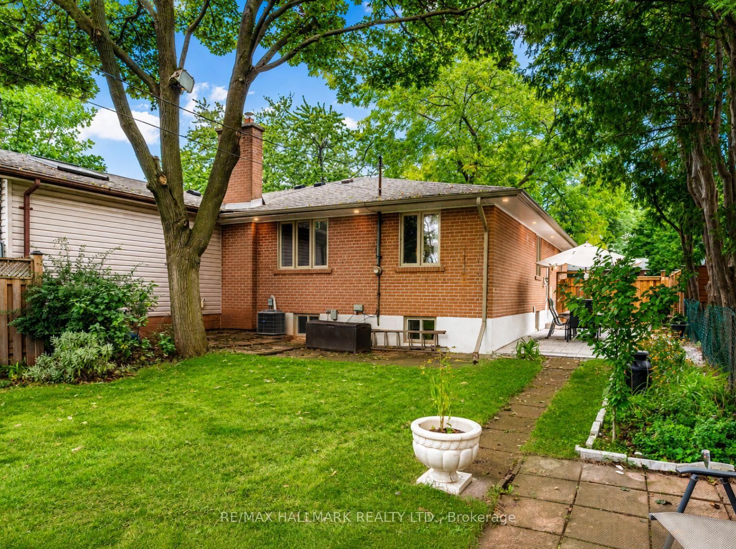 1218 Grange Road • Oakville, ON photo 37