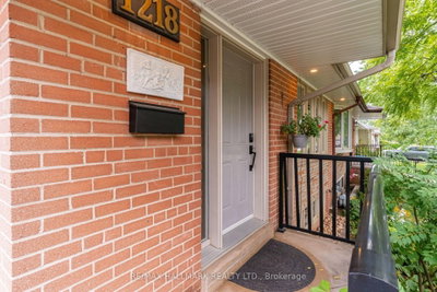1218 Grange Road • Oakville, ON photo 4