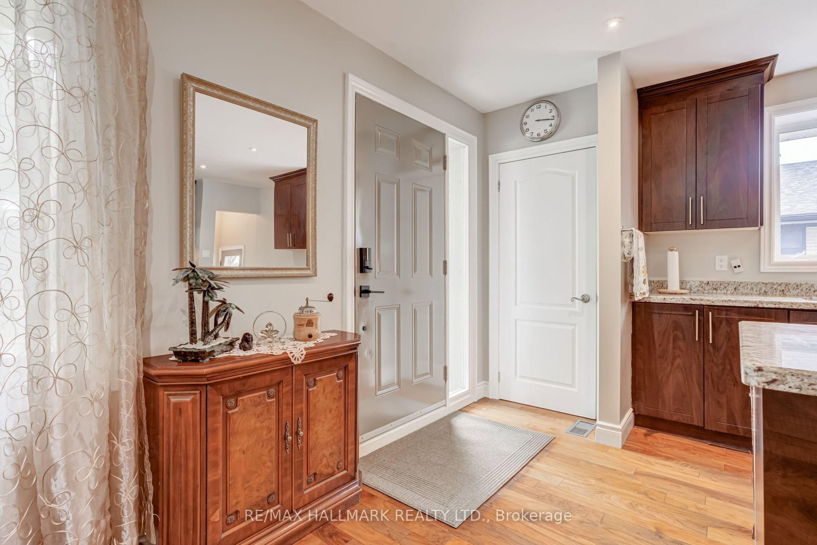 1218 Grange Road • Oakville, ON photo 5