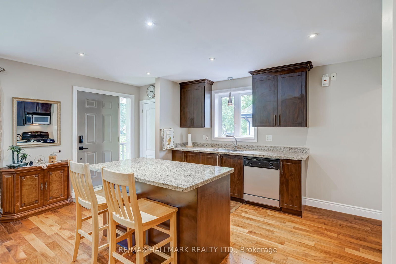 1218 Grange Road • Oakville, ON photo 8