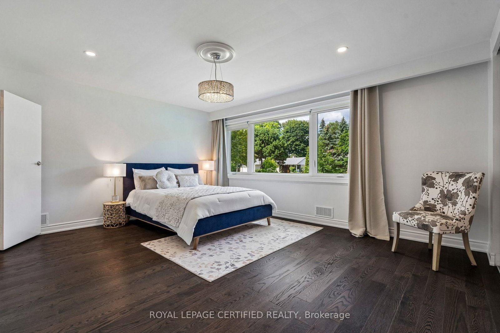 462 The Kingsway • Toronto, ON photo 17