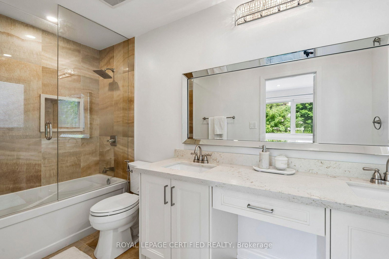 462 The Kingsway • Toronto, ON photo 18