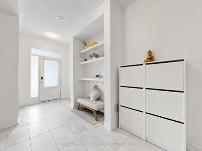 85 Kepple Circle • Brampton, ON photo 4