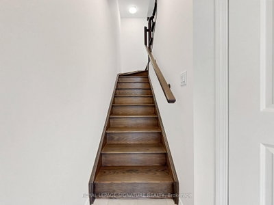 85 Kepple Circle • Brampton, ON photo 6