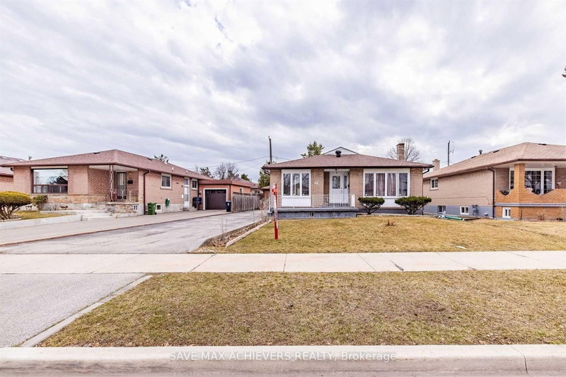 44 Strathavon Drive