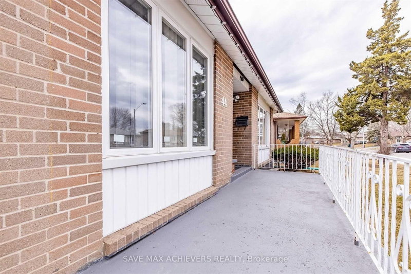 44 Strathavon Drive
