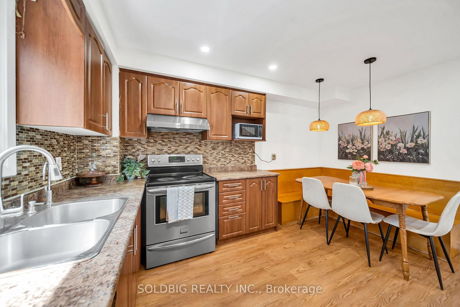 76 Banting Crescent • Brampton, ON photo 11