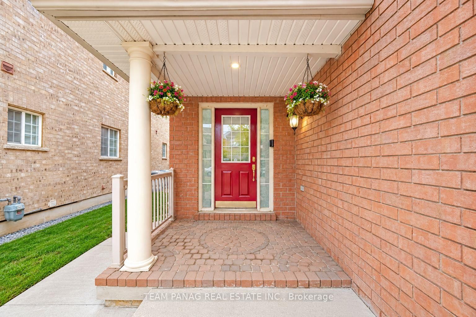 15 Revelstoke Place • Brampton, ON photo 4