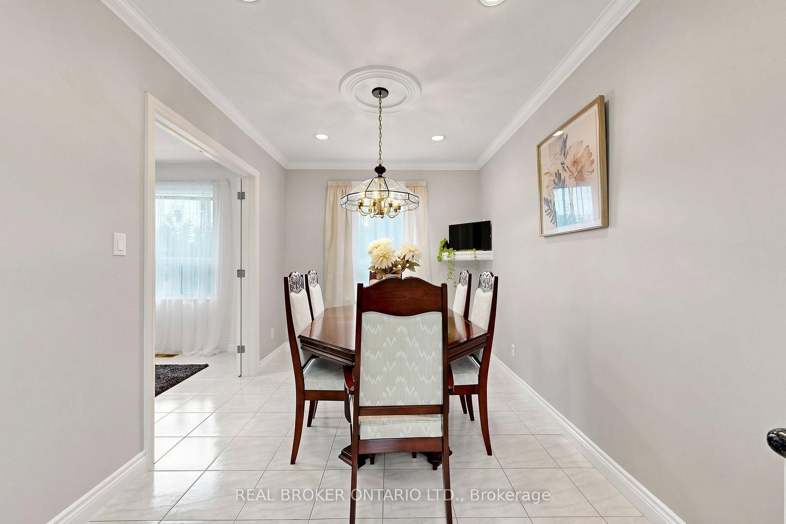 2 Dorking Crescent • Toronto, ON photo 11