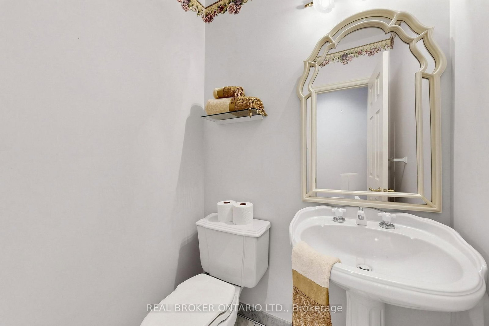 2 Dorking Crescent • Toronto, ON photo 19