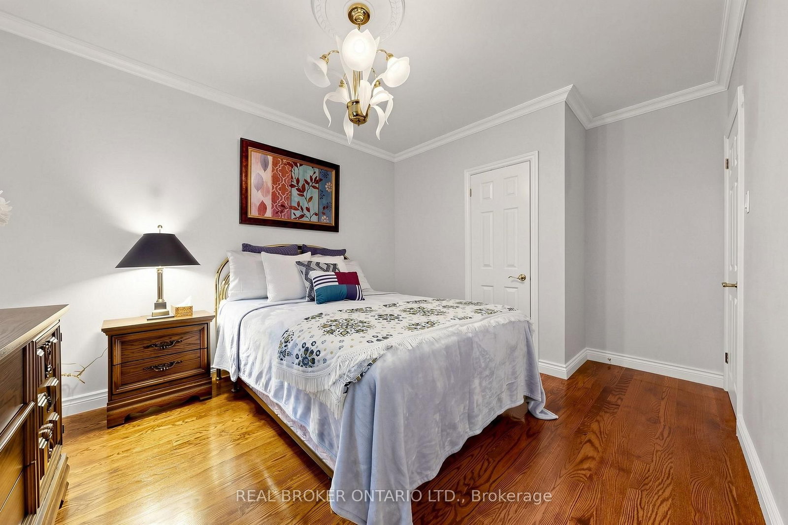2 Dorking Crescent • Toronto, ON photo 21