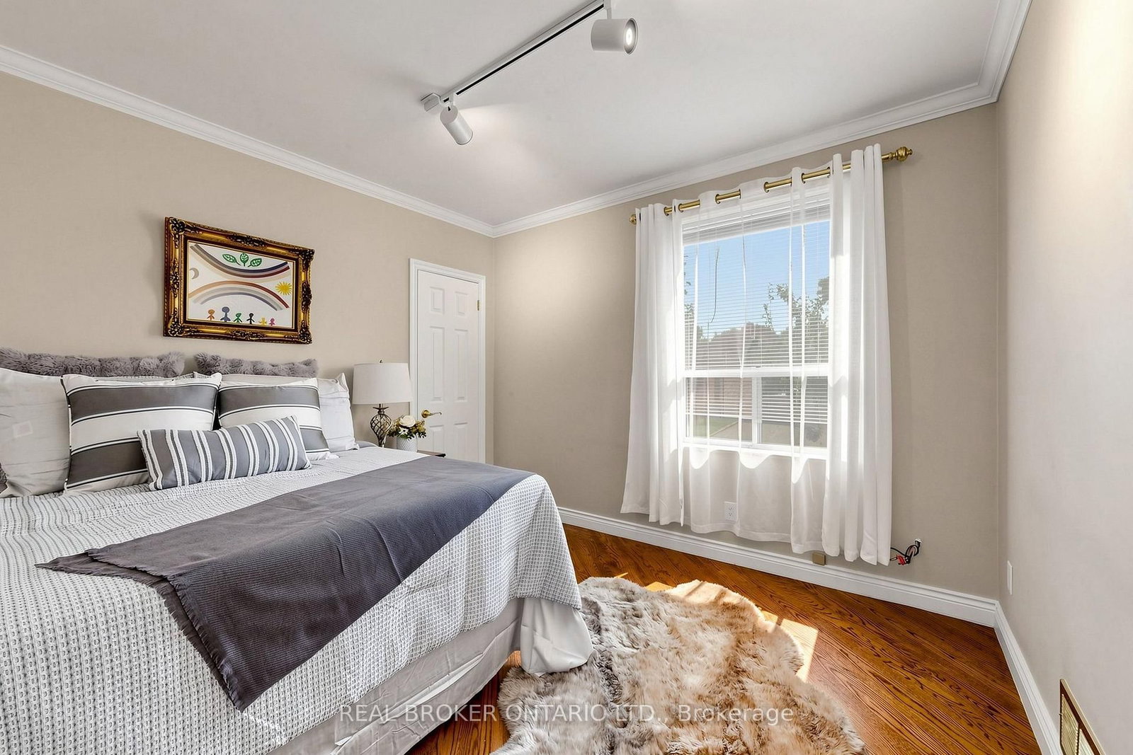 2 Dorking Crescent • Toronto, ON photo 23