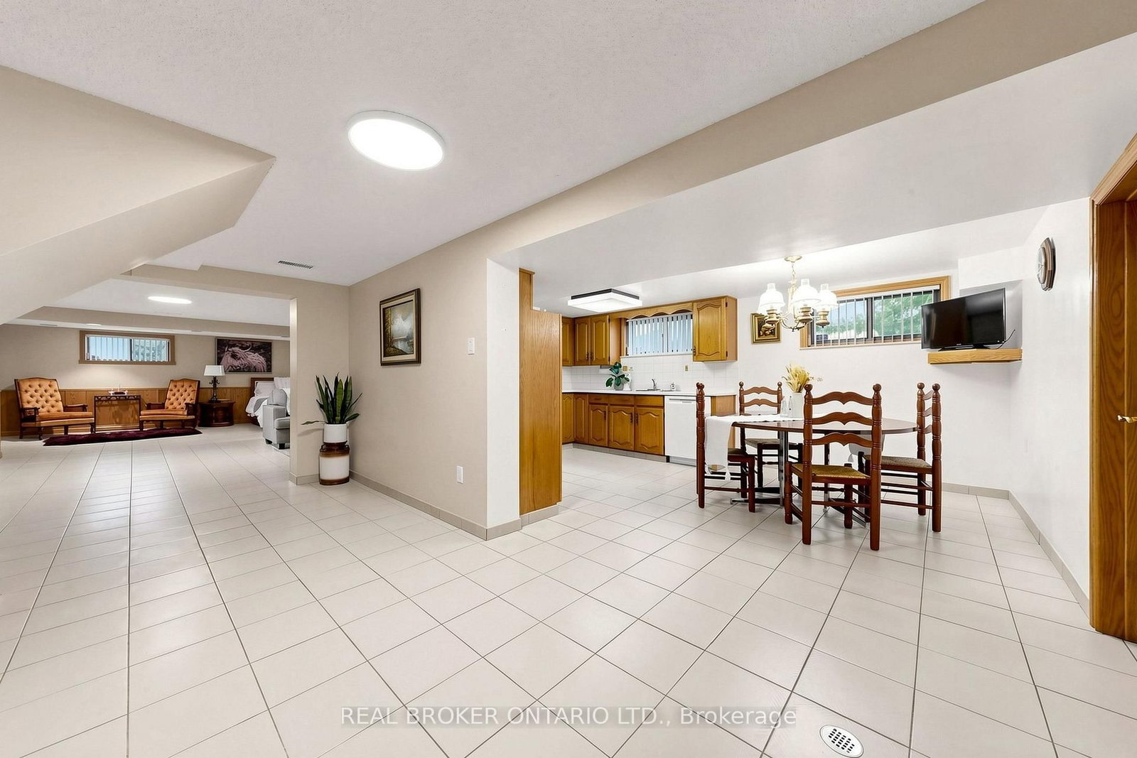 2 Dorking Crescent • Toronto, ON photo 32