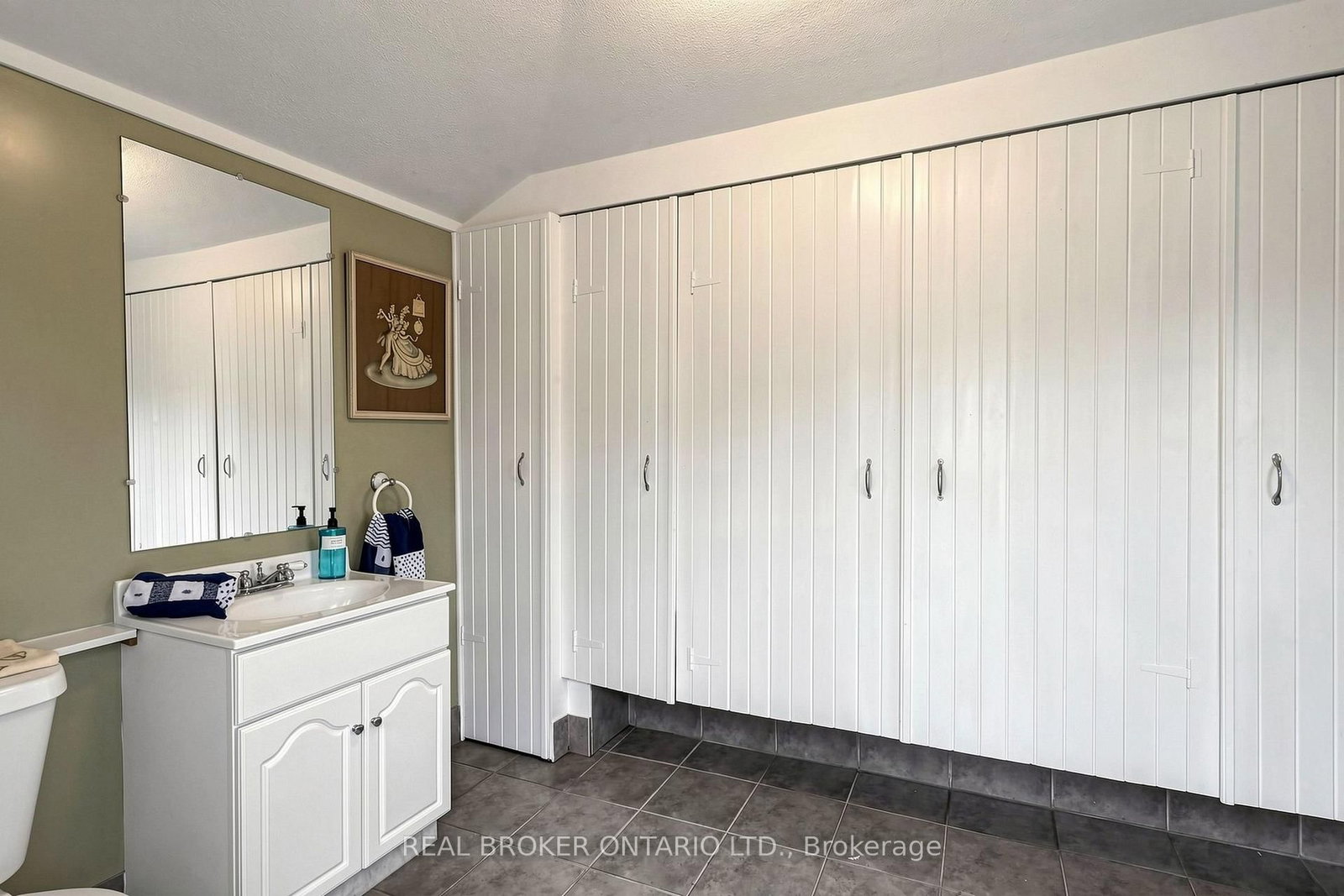 2 Dorking Crescent • Toronto, ON photo 46