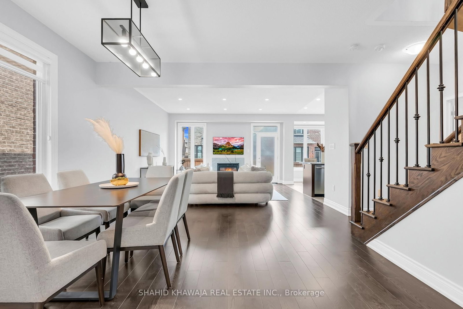 1221 Raspberry Terrace • Milton, ON photo 5