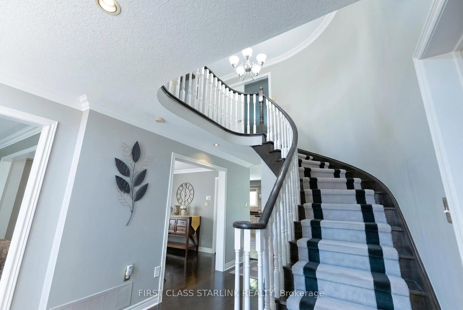 5467 Planters Wood Court • Mississauga, ON photo 11