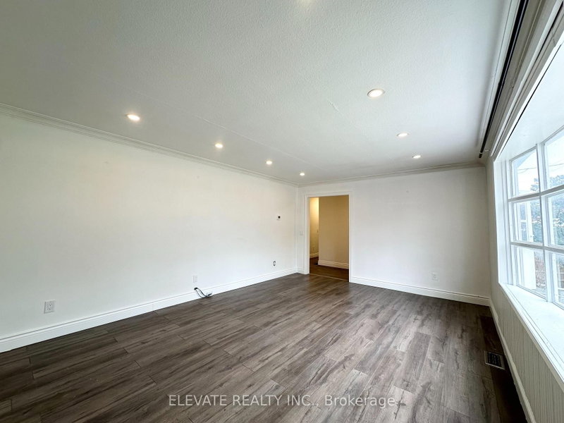 Upper - 1070 Fergus Avenue