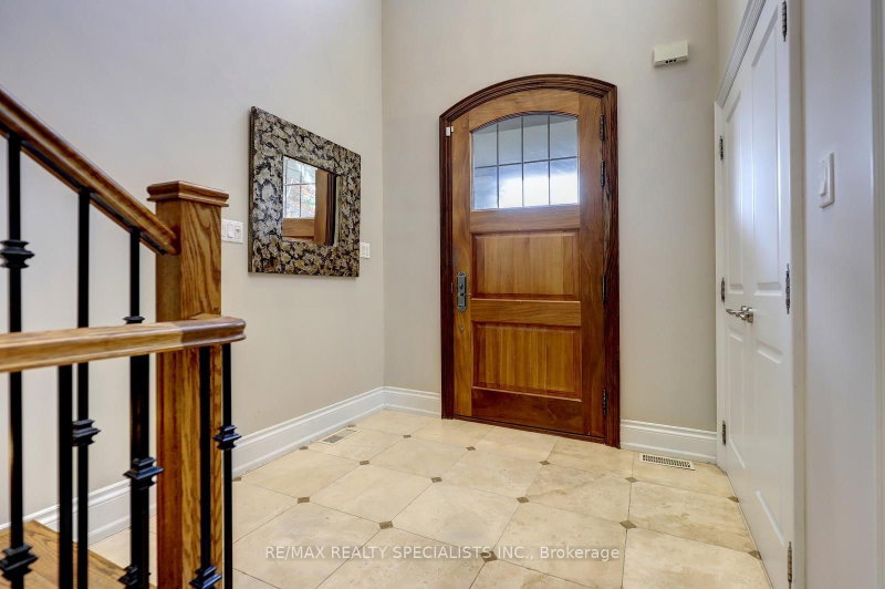 7 Fairlin Drive